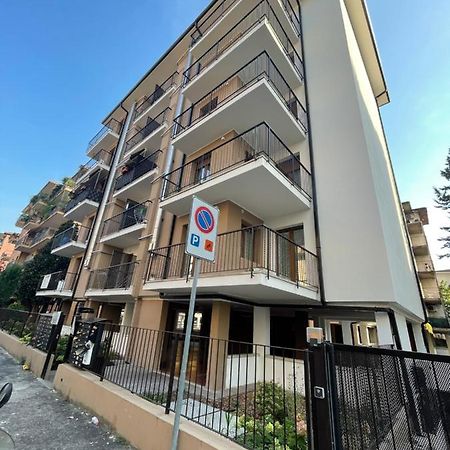 La Maison De Nini Apartment เวโรนา ภายนอก รูปภาพ