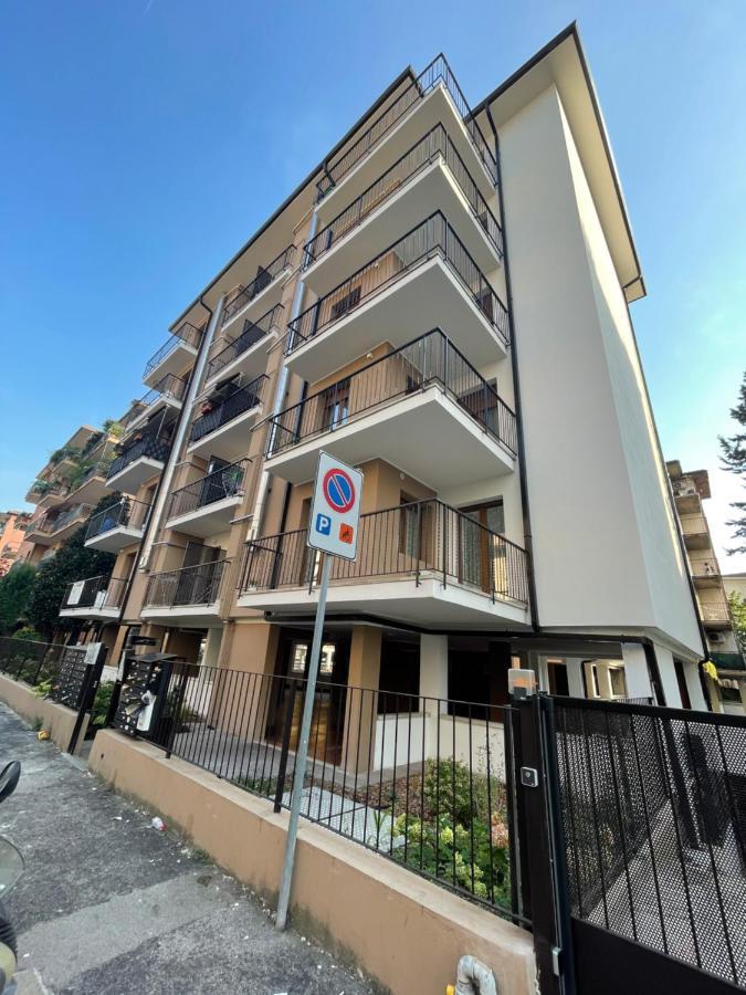 La Maison De Nini Apartment เวโรนา ภายนอก รูปภาพ
